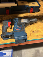 Load image into Gallery viewer, WorldWide Sales Online Bosch GBH18V-26K24A 18V Brushless SDS-plus® Bulldog™ 1 In. Rotary Hammer Kit with (2) CORE18V 8.0

